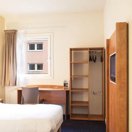 Ibis Budget Jallieu Centre 2*