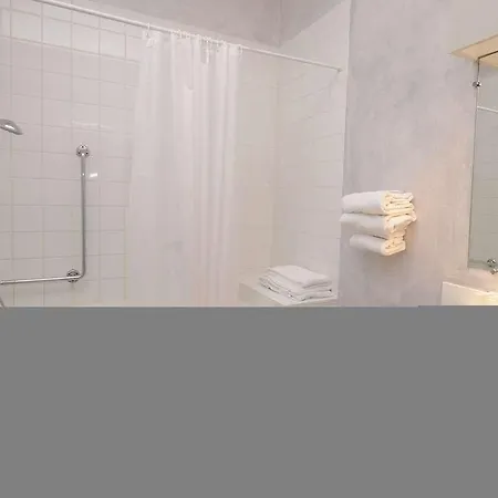 Ibis Budget Jallieu Centre ブールゴアン